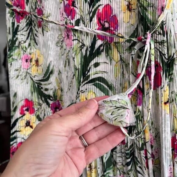Allison Taylor Floral Pleated Midi Dress Women's Size 6- Sytle# LZY-Dress-C - Picture 6 of 11